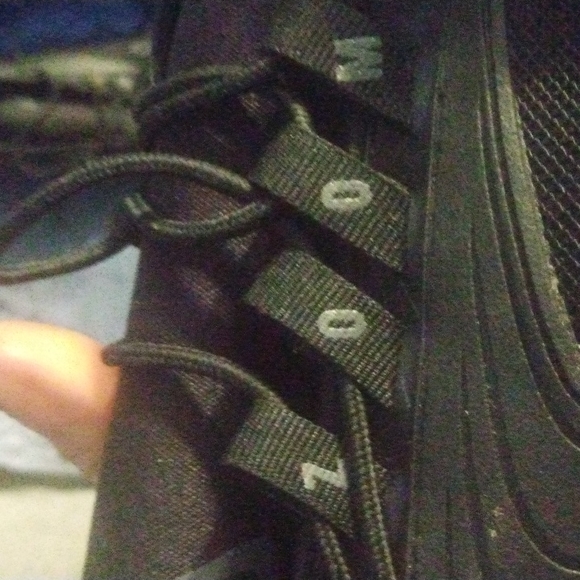 Nike shoes - Picture 4 of 5